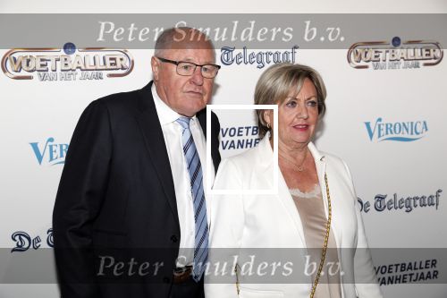 Hilversum 2 september 2019
Voetbalgala bij studio 21 . Rinus Israel met zijn vrouw
