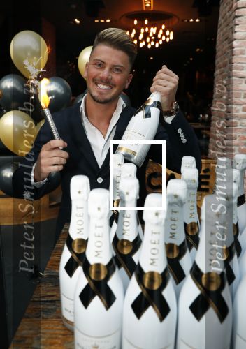 Amsterdam 9 september 2019
Robin ex on the beach wordt 25 jaar.