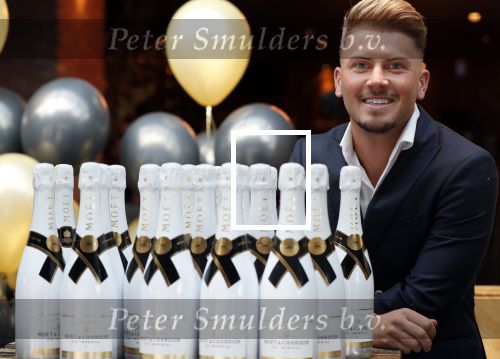 Amsterdam 9 september 2019
Robin ex on the beach wordt 25 jaar.