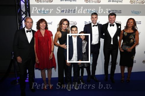 Hilversum 2 september 2019
Voetbalgala bij studio 21 . Robin v Persie kwam met zijn vrouw Bouchra kinderen en zijn manager Kees Vos en zijn vrouw