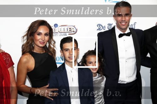 Hilversum 2 september 2019
Voetbalgala bij studio 21 . Robin v Persie kwam met zijn vrouw Bouchra kinderen en zijn manager Kees Vos en zijn vrouw
