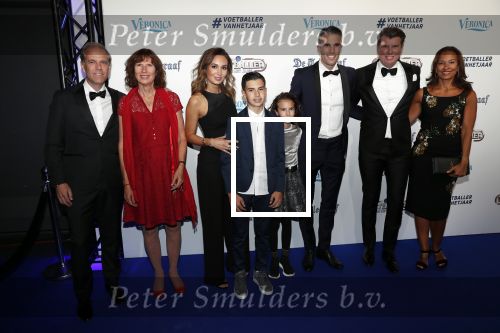 Hilversum 2 september 2019
Voetbalgala bij studio 21 . Robin v Persie kwam met zijn vrouw Bouchra kinderen en zijn manager Kees Vos en zijn vrouw