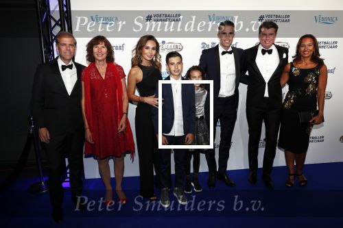 Hilversum 2 september 2019
Voetbalgala bij studio 21 . Robin v Persie kwam met zijn vrouw Bouchra kinderen en zijn manager Kees Vos en zijn vrouw