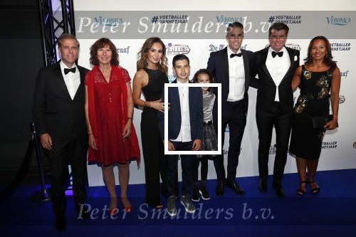 Hilversum 2 september 2019
Voetbalgala bij studio 21 . Robin v Persie kwam met zijn vrouw Bouchra kinderen en zijn manager Kees Vos en zijn vrouw