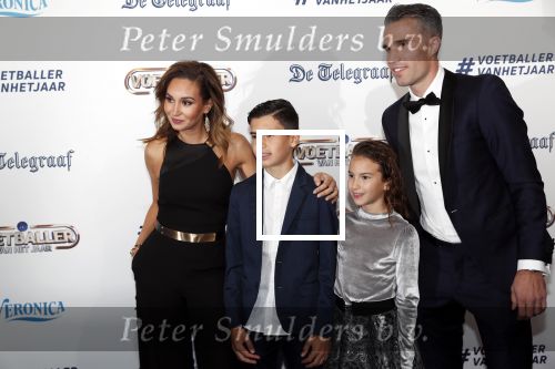 Hilversum 2 september 2019
Voetbalgala bij studio 21 . Robin v Persie kwam met zijn vrouw Bouchra kinderen en zijn manager Kees Vos en zijn vrouw
