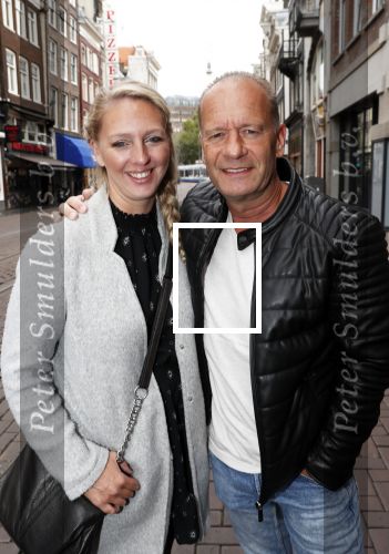 Amsterdam 11 augustus 2019
Premiere Downtown Abbey in pathe Tuschinski. Ron Boszhard met zijn vriendin