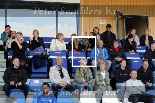 Katwijk 10 september 2019
Ruud Gullit Joelle Gullit Estelle Cruijff , haar moeder, Nigel ( stiefzoon Ruud) en de vriendin van Maxim Gullit zitten op de tribune bij de eerste interland van Maxim tegen Portugal. Nederland Portugal 4-0