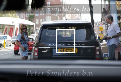 Amsterdam 23 augustus 2019
Ruud de Wild arriveert op zijn motor bij het huis van Olcay Gulsen . Daarna gaan ze met Olcay haar auto naar een fietsenwinkel.