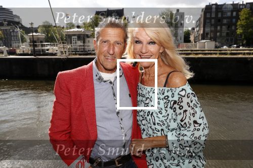 Amsterdam 12 september 2019
Boekpresentatie Anneke Gronloh in carre. Bart Peeters heeft het boek geschreven.
Saskia en Serge