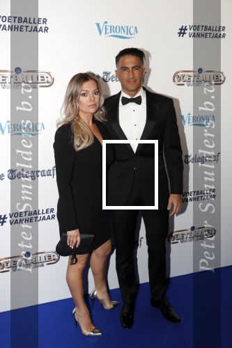 Hilversum 2 september 2019
Voetbalgala bij studio 21 . Serdar Gozubuyuk met vrouw
