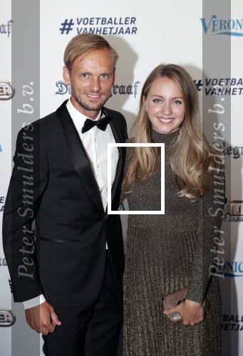 Hilversum 2 september 2019
Voetbalgala bij studio 21 .Siem de Jong met zijn zwangere vrouw