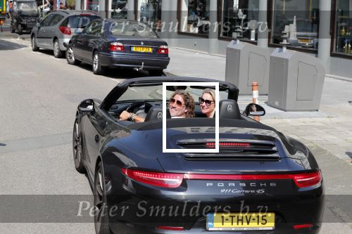 Amsterdam 26 augustus 2019
Sonja Bakker en haar vriend Barry v Suijdam in een porsche 911 cabrio in Amsterdam zuid