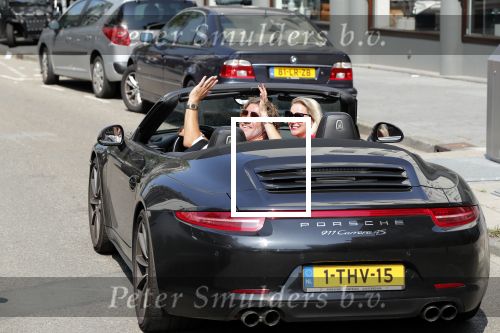 Amsterdam 26 augustus 2019
Sonja Bakker en haar vriend Barry v Suijdam in een porsche 911 cabrio in Amsterdam zuid