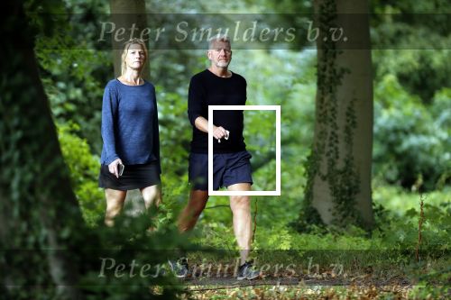 Breukelen 6 september 2019
Sybrand Niessen aan het wandelen met zijn vrouw