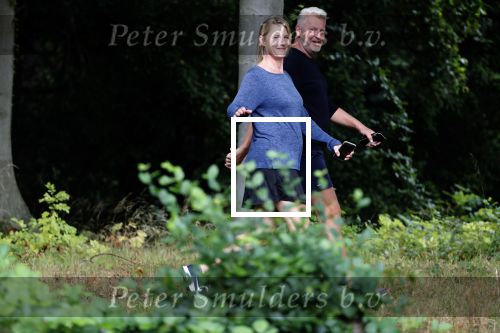 Breukelen 6 september 2019
Sybrand Niessen aan het wandelen met zijn vrouw