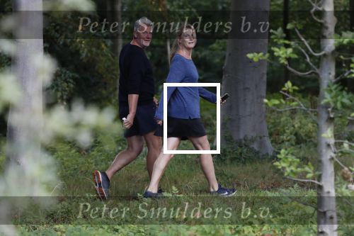 Breukelen 6 september 2019
Sybrand Niessen aan het wandelen met zijn vrouw