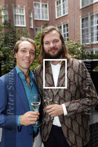 Amsterdam 10 september 2019
Presentatie celebaabs in hotel the Grand met oa Anouk Smulders Frits Sissing Dennis v d Geest Dennis Weening Dominique v Hulst ( zangeres Do) en  Irene moors . Celebabs is een idee van Tim Ouborg en Jeroen v d Boom