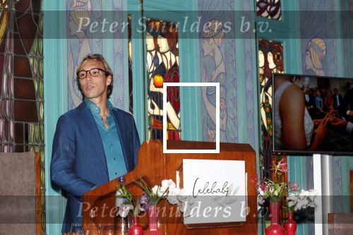Amsterdam 10 september 2019
Presentatie celebaabs in hotel the Grand met oa Anouk Smulders Frits Sissing Dennis v d Geest Dennis Weening Dominique v Hulst ( zangeres Do) en  Irene moors . Celebabs is een idee van Tim Ouborg en Jeroen v d Boom