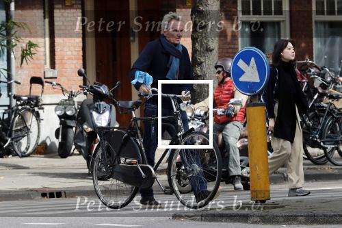 Amsterdam 9 september 2019
Tom Egbers doet op de fiets boodschappen in Amsterdam zuid.