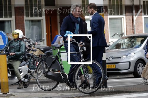 Amsterdam 9 september 2019
Tom Egbers doet op de fiets boodschappen in Amsterdam zuid.