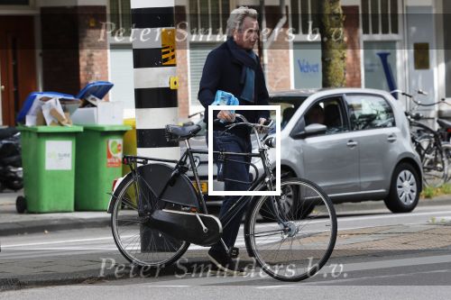 Amsterdam 9 september 2019
Tom Egbers doet op de fiets boodschappen in Amsterdam zuid.