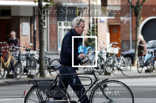 Amsterdam 9 september 2019
Tom Egbers doet op de fiets boodschappen in Amsterdam zuid.