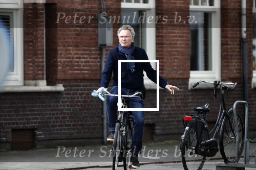 Amsterdam 9 september 2019
Tom Egbers doet op de fiets boodschappen in Amsterdam zuid.
