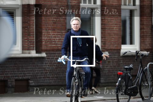 Amsterdam 9 september 2019
Tom Egbers doet op de fiets boodschappen in Amsterdam zuid.