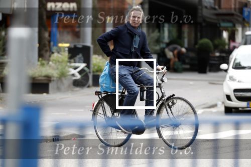 Amsterdam 9 september 2019
Tom Egbers doet op de fiets boodschappen in Amsterdam zuid.