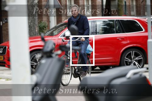 Amsterdam 9 september 2019
Tom Egbers doet op de fiets boodschappen in Amsterdam zuid.