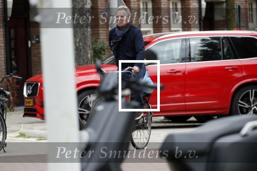 Amsterdam 9 september 2019
Tom Egbers doet op de fiets boodschappen in Amsterdam zuid.