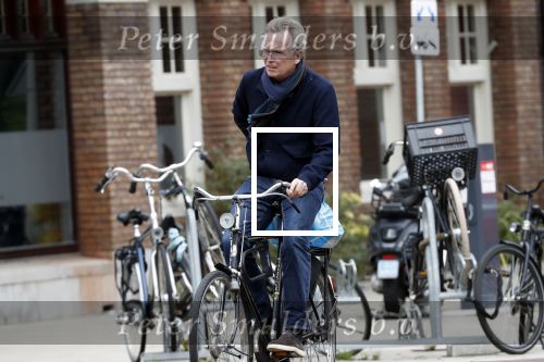 Amsterdam 9 september 2019
Tom Egbers doet op de fiets boodschappen in Amsterdam zuid.