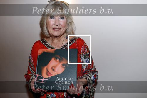 Amsterdam 12 september 2019
Boekpresentatie Anneke Gronloh in carre. Bart Peeters heeft het boek geschreven.
Willeke Alberti gaf Bart het eerste exemplaar