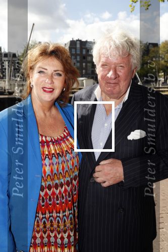 Amsterdam 12 september 2019
Boekpresentatie Anneke Gronloh in carre. Bart Peeters heeft het boek geschreven.
Willibrord Frequin kwam met zijn vriendin