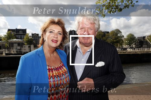 Amsterdam 12 september 2019
Boekpresentatie Anneke Gronloh in carre. Bart Peeters heeft het boek geschreven.
Willibrord Frequin kwam met zijn vriendin