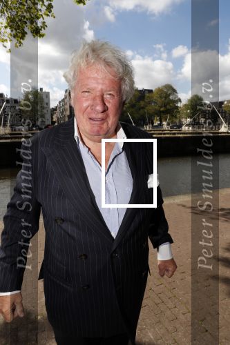 Amsterdam 12 september 2019
Boekpresentatie Anneke Gronloh in carre. Bart Peeters heeft het boek geschreven.
Willibrord Frequin kwam met zijn vriendin