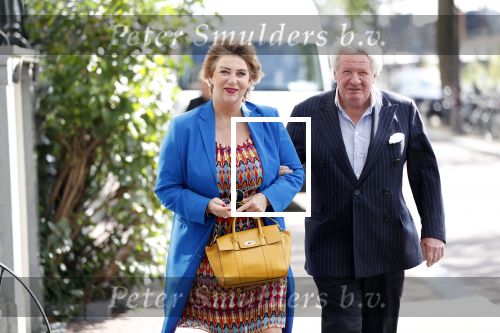 Amsterdam 12 september 2019
Boekpresentatie Anneke Gronloh in carre. Bart Peeters heeft het boek geschreven.
Willibrord Frequin kwam met zijn vriendin