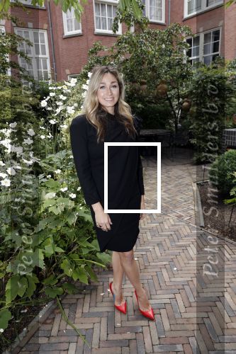 Amsterdam 10 september 2019
Presentatie celebaabs in hotel the Grand met oa Anouk Smulders Frits Sissing Dennis v d Geest Dennis Weening Dominique v Hulst ( zangeres Do) en  Irene moors . Celebabs is een idee van Tim Ouborg en Jeroen v d Boom