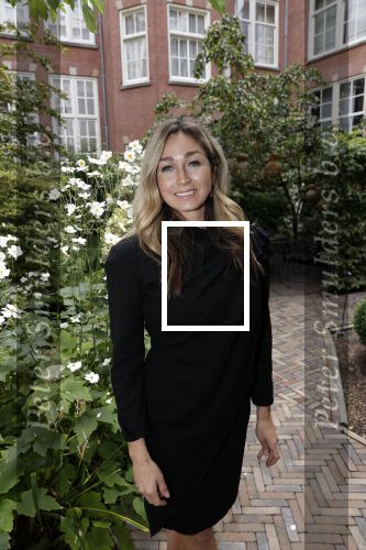 Amsterdam 10 september 2019
Presentatie celebaabs in hotel the Grand met oa Anouk Smulders Frits Sissing Dennis v d Geest Dennis Weening Dominique v Hulst ( zangeres Do) en  Irene moors . Celebabs is een idee van Tim Ouborg en Jeroen v d Boom