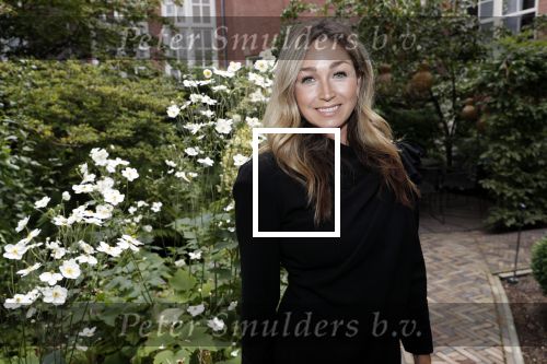 Amsterdam 10 september 2019
Presentatie celebaabs in hotel the Grand met oa Anouk Smulders Frits Sissing Dennis v d Geest Dennis Weening Dominique v Hulst ( zangeres Do) en  Irene moors . Celebabs is een idee van Tim Ouborg en Jeroen v d Boom