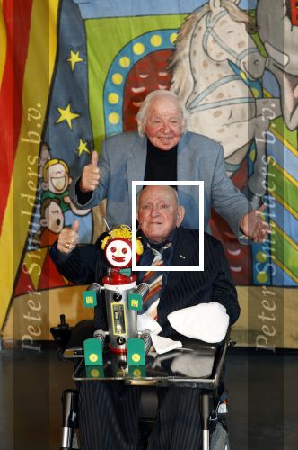 Vlaardingen 13 oktober 2020
Bassie en Adriaan openen in het Vlaardings Museum hun expositie over hun carrierre .
Bas v Toor en Aad v Toor hun vrouwen zijn natullrlijk ook aanwezig.