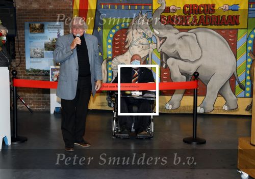 Vlaardingen 13 oktober 2020
Bassie en Adriaan openen in het Vlaardings Museum hun expositie over hun carrierre .
Bas v Toor en Aad v Toor hun vrouwen zijn natullrlijk ook aanwezig.