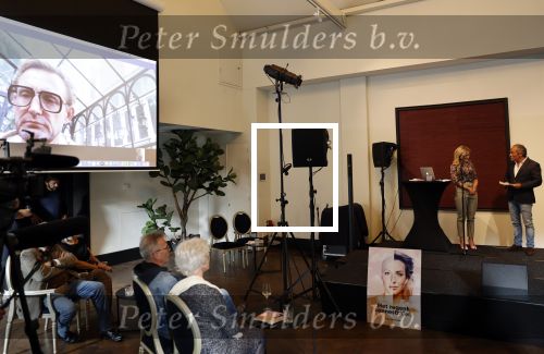 Amsterdam 25 mei 2020
Boekpresentatie Fien Vermeulen in het college Hotel.
Andre v d Toorn kreeg het eerste boek