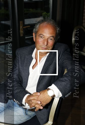 Amsterdam 25 mei 2020
Boekpresentatie Fien Vermeulen in het college Hotel.
Andre v d Toorn kreeg het eerste boek