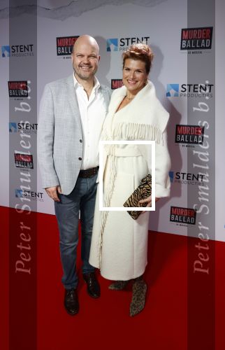 Gouda 12 oktober 2020
Premiere Murder Ballad in schouwburg Gouda. Anouk v Nes met partner