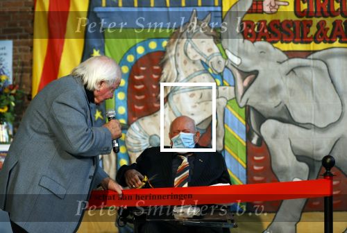 Vlaardingen 13 oktober 2020
Bassie en Adriaan openen in het Vlaardings Museum hun expositie over hun carrierre .
Bas v Toor en Aad v Toor hun vrouwen zijn natullrlijk ook aanwezig.