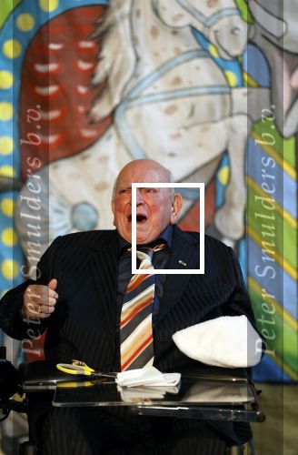Vlaardingen 13 oktober 2020
Bassie en Adriaan openen in het Vlaardings Museum hun expositie over hun carrierre .
Bas v Toor en Aad v Toor hun vrouwen zijn natullrlijk ook aanwezig.