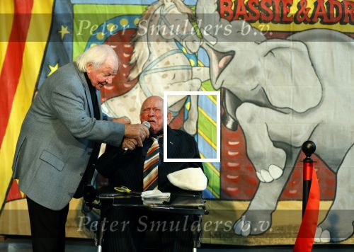 Vlaardingen 13 oktober 2020
Bassie en Adriaan openen in het Vlaardings Museum hun expositie over hun carrierre .
Bas v Toor en Aad v Toor hun vrouwen zijn natullrlijk ook aanwezig.