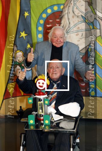 Vlaardingen 13 oktober 2020
Bassie en Adriaan openen in het Vlaardings Museum hun expositie over hun carrierre .
Bas v Toor en Aad v Toor hun vrouwen zijn natullrlijk ook aanwezig.
