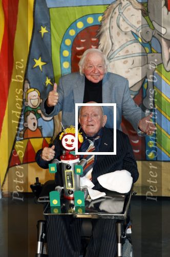Vlaardingen 13 oktober 2020
Bassie en Adriaan openen in het Vlaardings Museum hun expositie over hun carrierre .
Bas v Toor en Aad v Toor hun vrouwen zijn natullrlijk ook aanwezig.